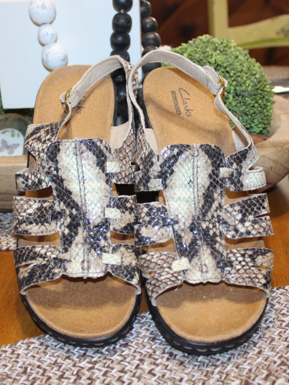 NWT Clark Lexi Marigold snakeskin sandals 9 WIDE CUTE! FUN!